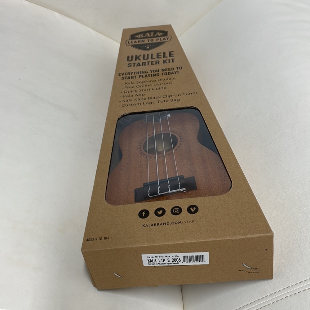 Kala Learn To Play Soprano Ukulele Starter Kit.  New in Box. - Picture 2 of 4
